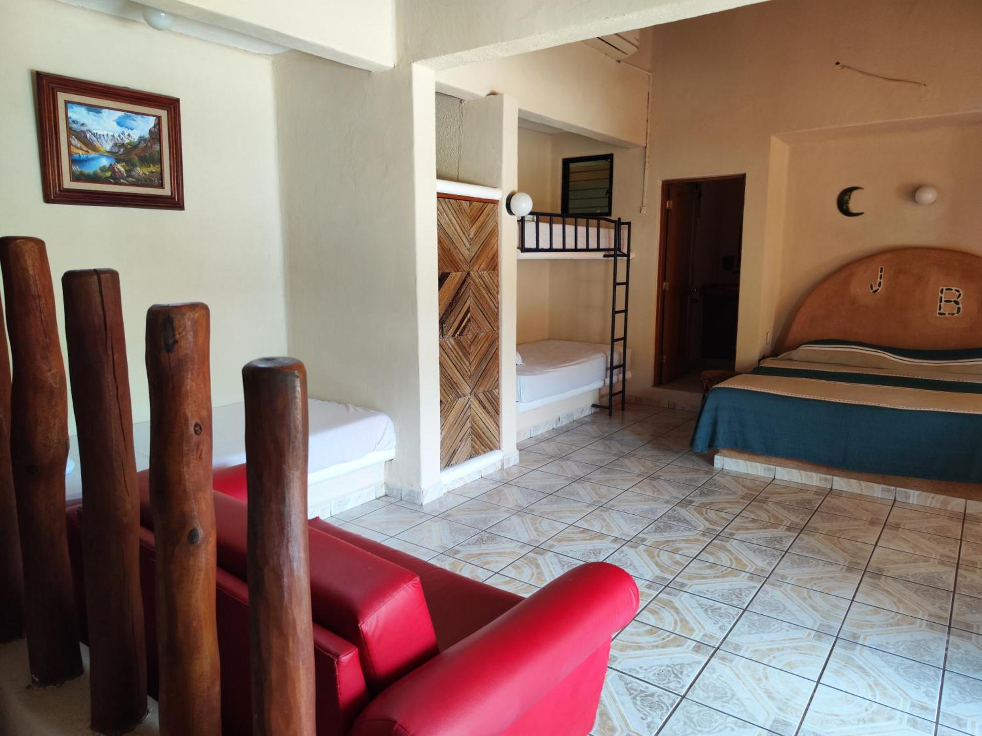 Hotel J.B. Сиуатанехо Екстериор снимка