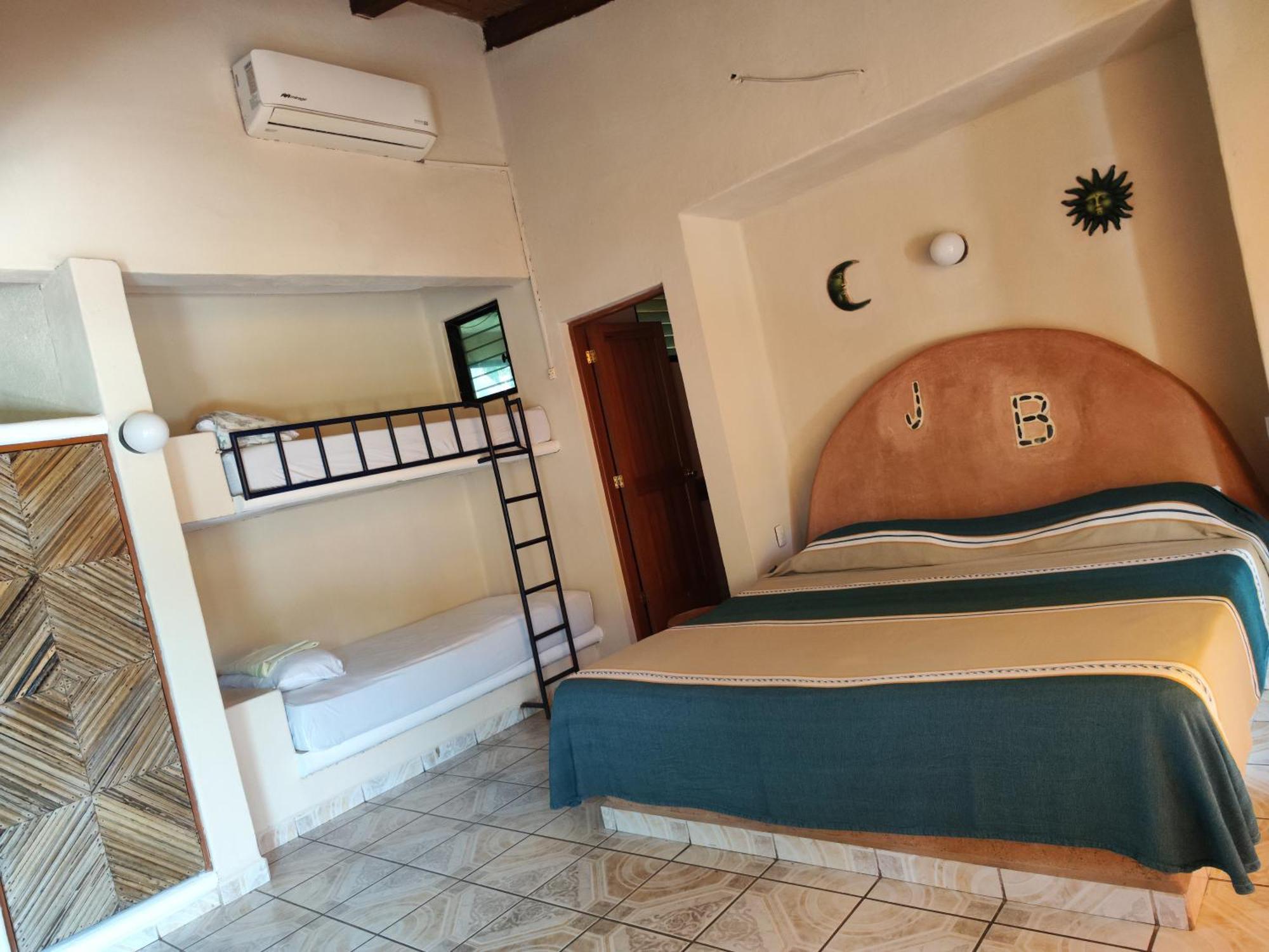 Hotel J.B. Сиуатанехо Екстериор снимка